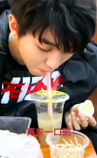 tfboys吃瓜视频,揭秘娱乐圈幕后故事