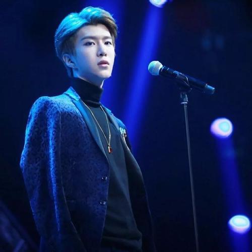 范丞丞吃胶瓜视频,趣味视频引网友热议