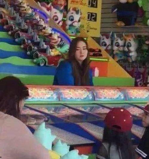 群众拍照吃瓜视频,揭秘网络热传视频背后的故事