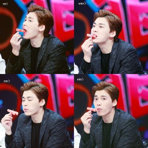 李易峰真实吃瓜视频,揭秘明星私下趣味生活